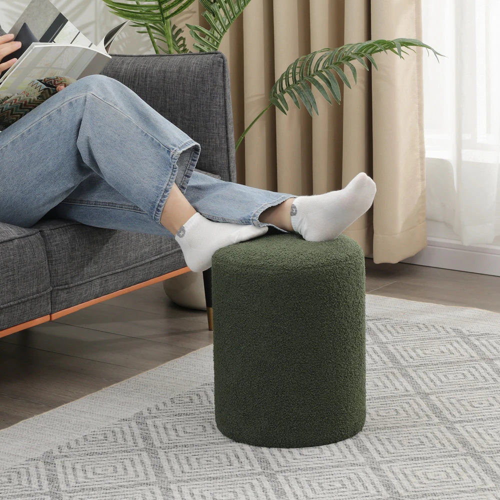 Zylindrischer Fußhocker aus Teddy-Fleece